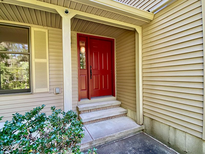 2nd image of 1585 Division Street