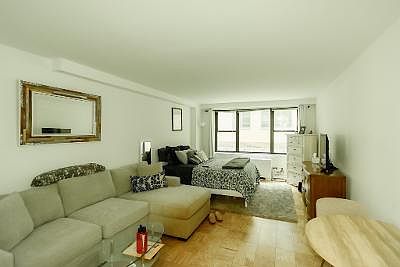 5th image of 7 E 14th St APT 404