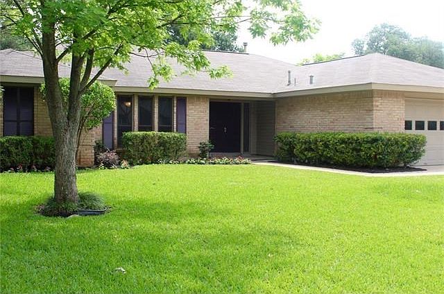 1st image of 2100 Oakridge Dr