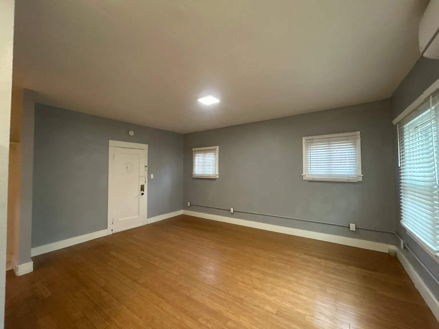 Studio, 400 sqft, $1,395 — Photo 2