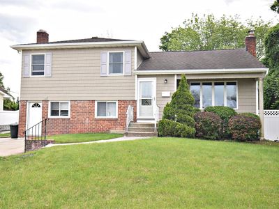 2 Walnut Drive, Syosset, NY, 11791