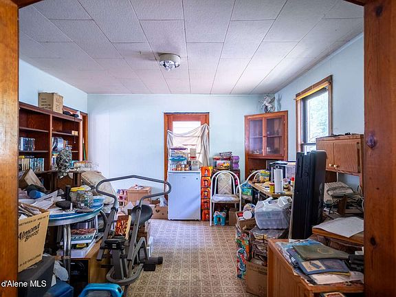 5th image of 227 Jefferson Ave