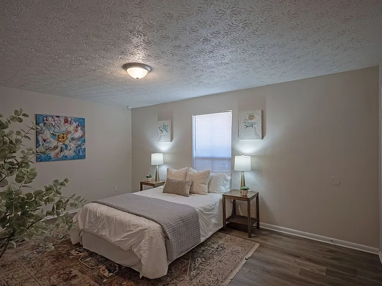 Grand Oaks Apartment — Photo 25