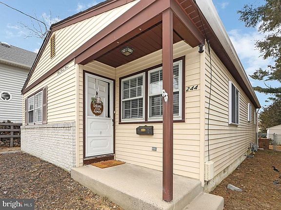 3rd image of 244 Cedarcroft Ave