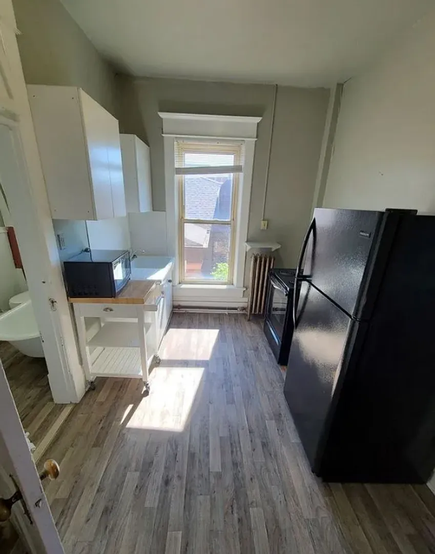 220 South Street — Photo 4