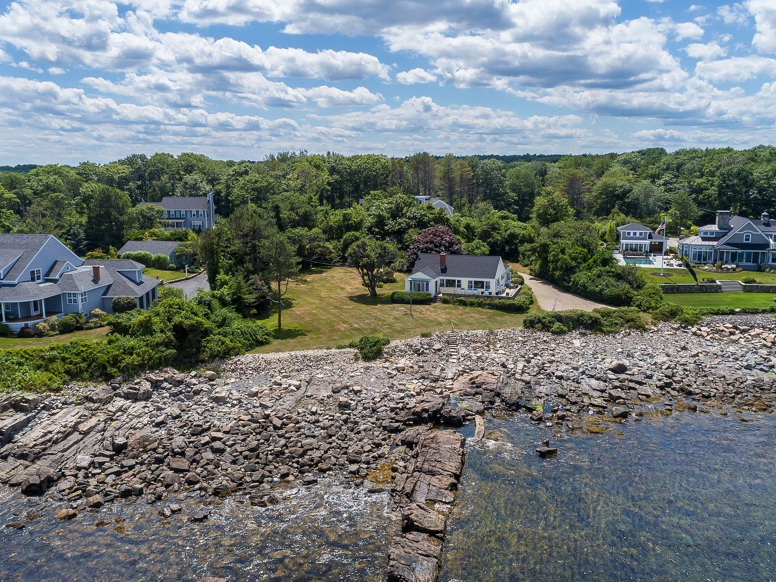 12 Bayberry Lane, Cape Neddick, ME 03902 | Zillow