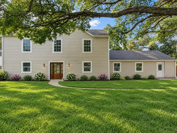 536 Robert E Lee Dr, Conroe, TX 77302