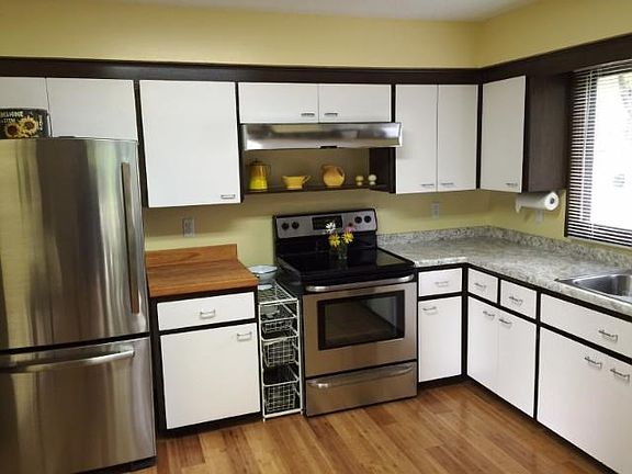 New stainless steel appliances installed 8/3/15!