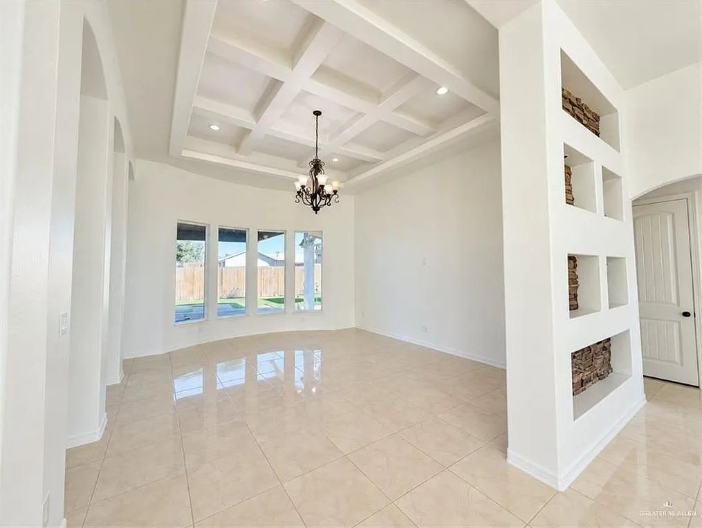 4 bed, 5.0 bath, 2515 sqft, $2,600 — Photo 4