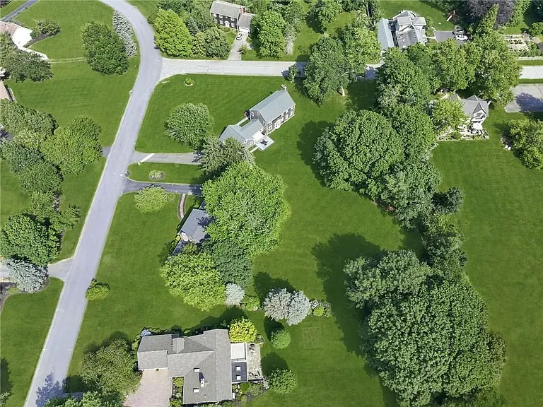 131 Taylor Rd — Photo 30