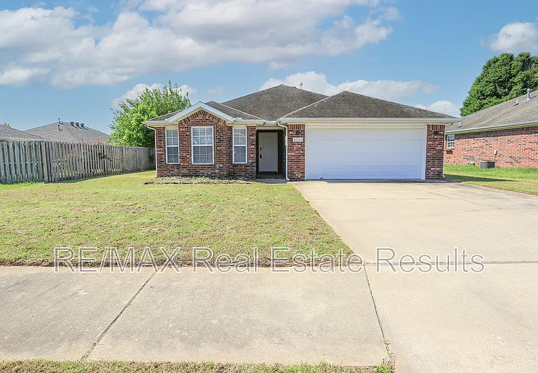 3703 SW Carriageway Ave — Photo 2