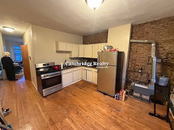 3rd image of 88 Hammond St #8T