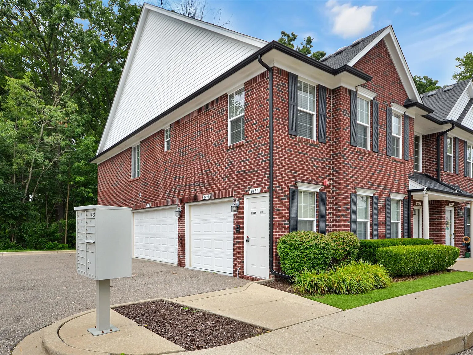 2 bed, 2.0 bath, 1224 sqft, $1,850 — Photo 2