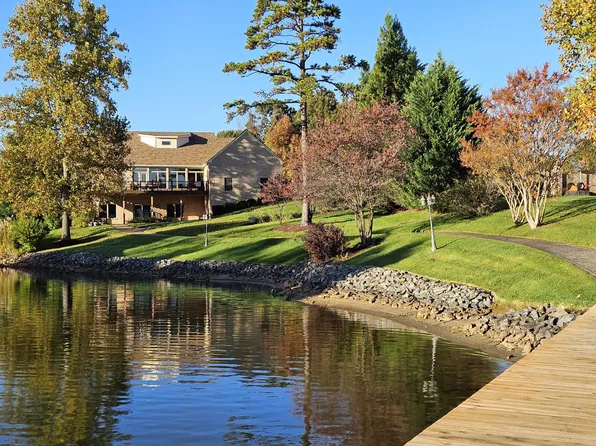 60 Casa Mia Cir, Moneta, VA 24121