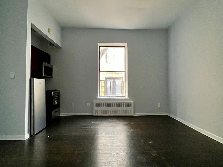 329 W 101st St #F6 — Photo 3