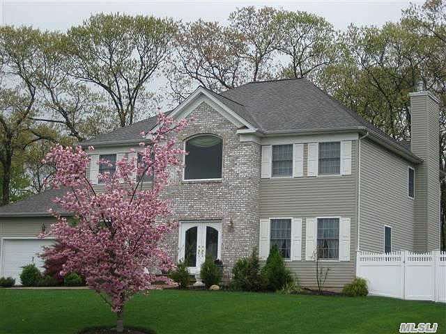 1st image of 9 Rolling Wood Ct
