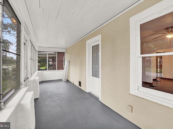 4th image of 1011 Felton Rd
