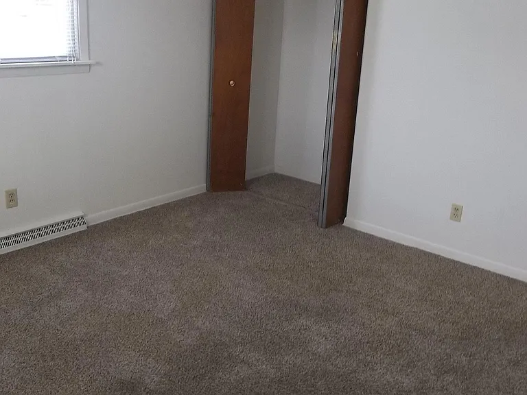 4458 S Crawford Rd #UPPER LEVEL — Photo 7