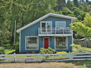 7539 Maxwelton Rd, Clinton, WA 98236