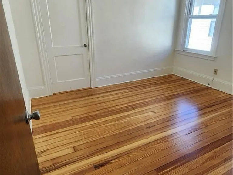 49-51 Pembroke Ave #1 — Photo 7