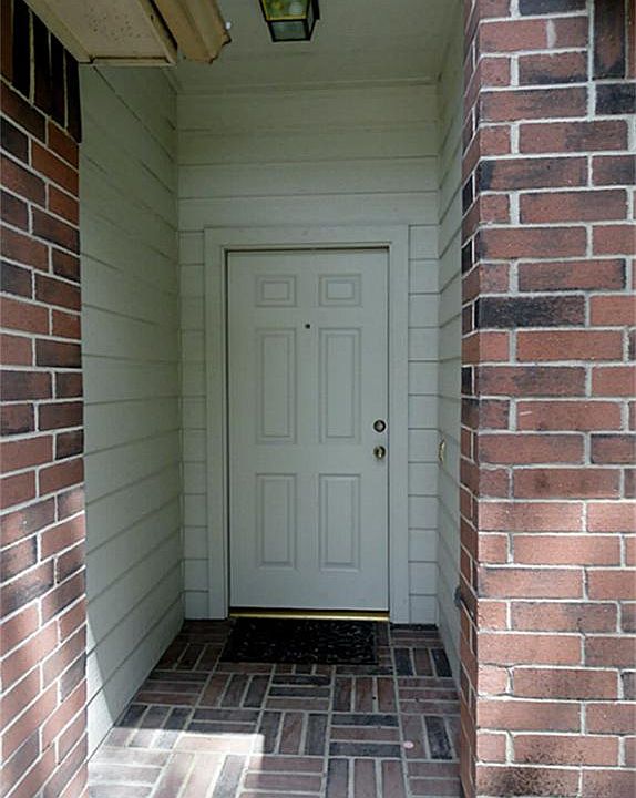1st image of 19914 Arrowsmith Dr