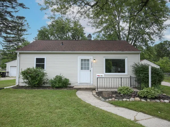 3802 Washington St, Midland, MI 48642
