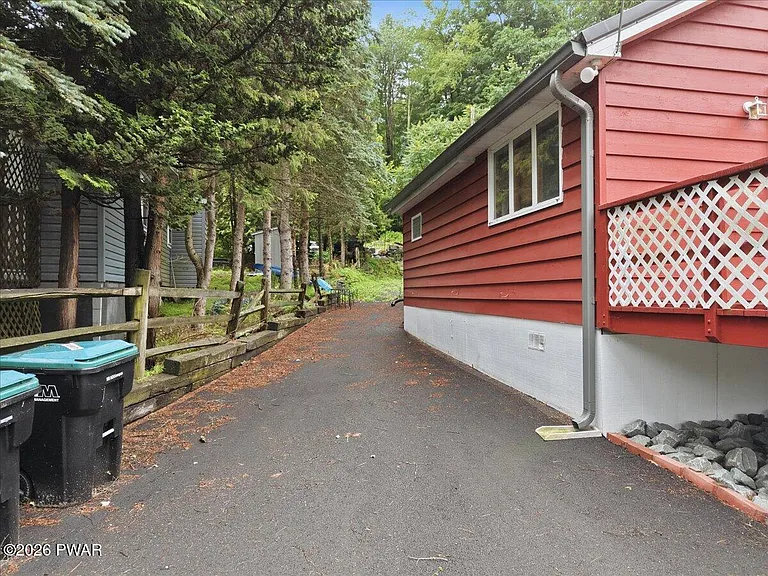 107 Apple Dr — Photo 14