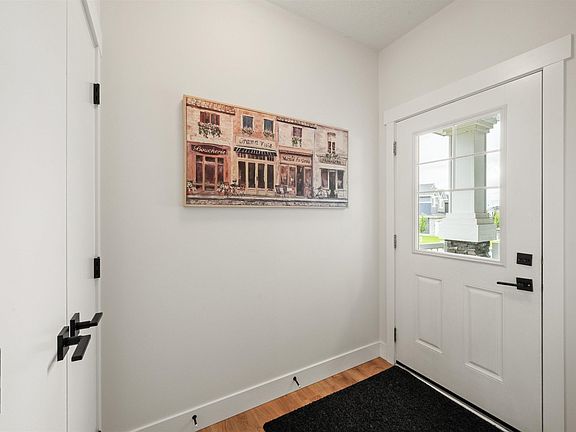 3rd image of 3837 Robins Cres NW