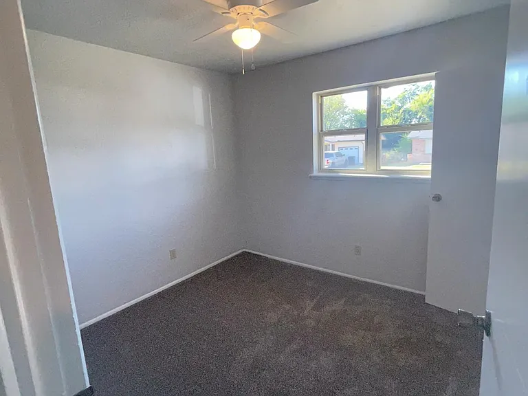 2100 Queensbury Rd — Photo 14