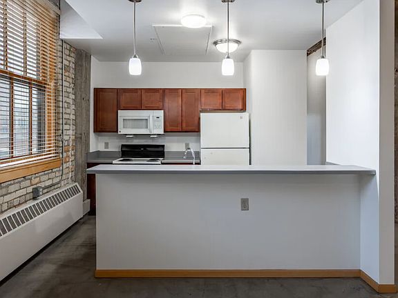2nd image of 200 10th St E APT 706