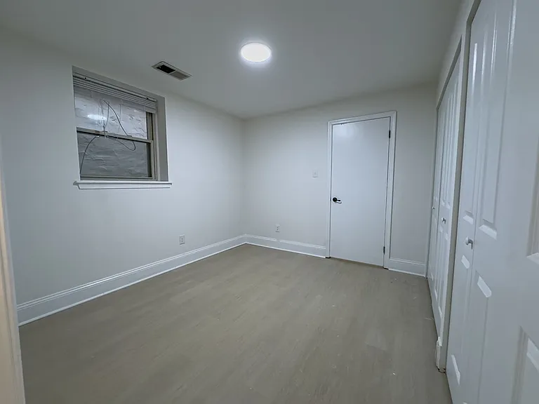 1919 Mount Vernon St #1R — Photo 32