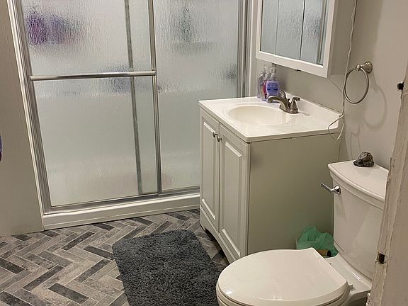 2nd image of 21 Wellington St #19