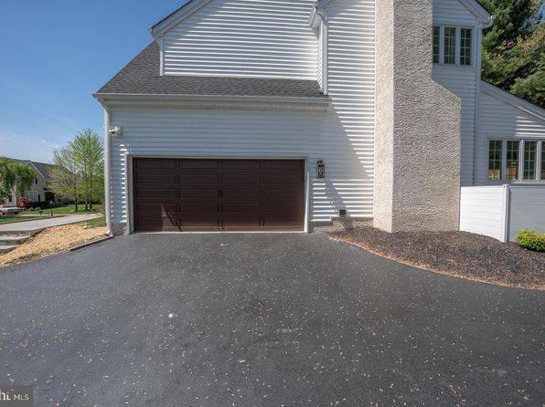 5005 Brittany Ln, Bryn Mawr, PA 19010