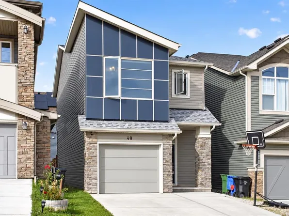 40 SW Sage Bluff Way NW, Calgary, AB T3R 1T1