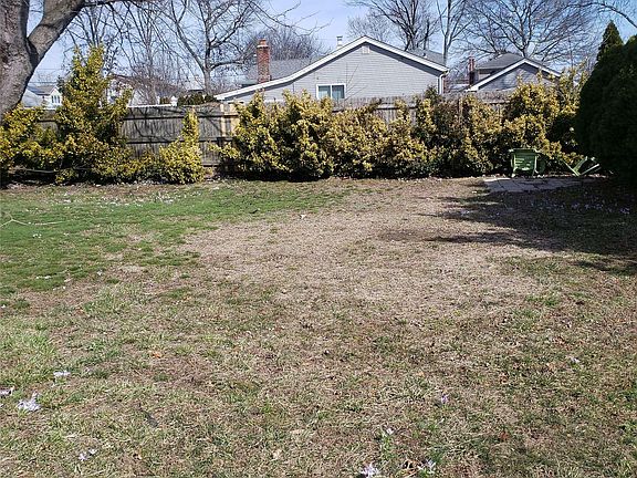 4th image of 95 Jenkins Ave