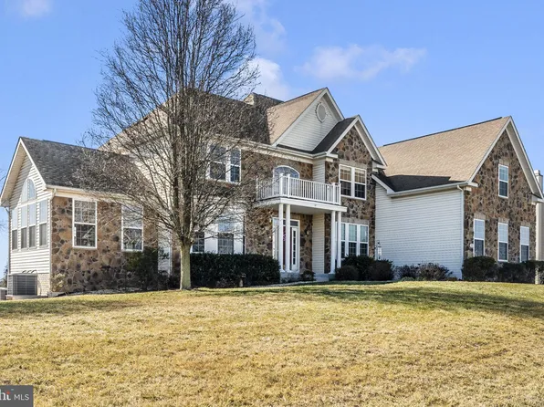 1068 Briarbend Way, Greencastle, PA 17225