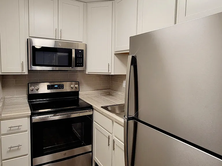 Lisle Station Apartments — Photo 91