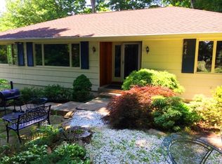 49 Old Smugglers Rd, Branford, CT 06405