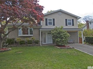 923 Chester Rd, Sayville, NY 11782