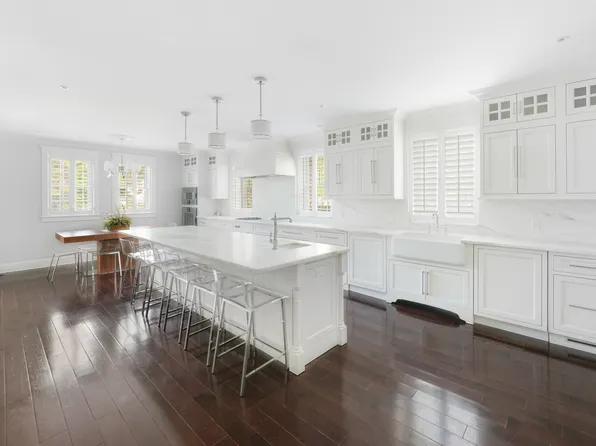 3061 Scenic Place image 7 of 40