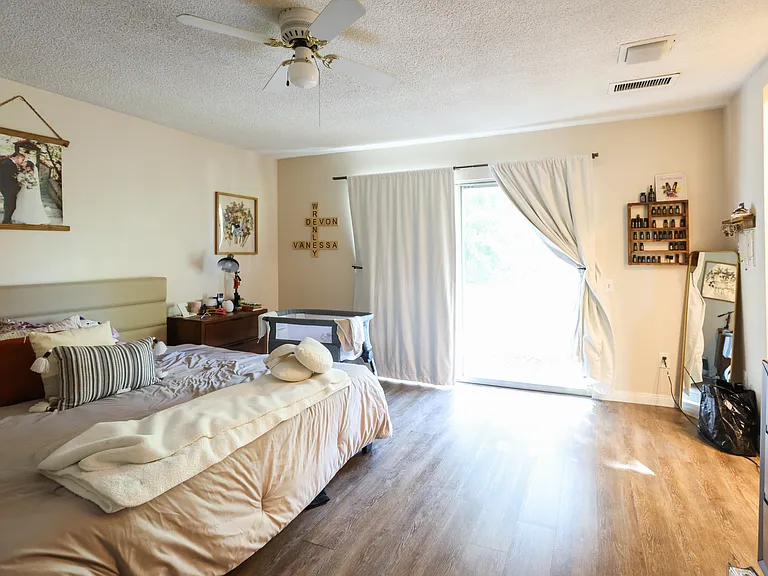 1228 Lyndhurst Dr — Photo 8