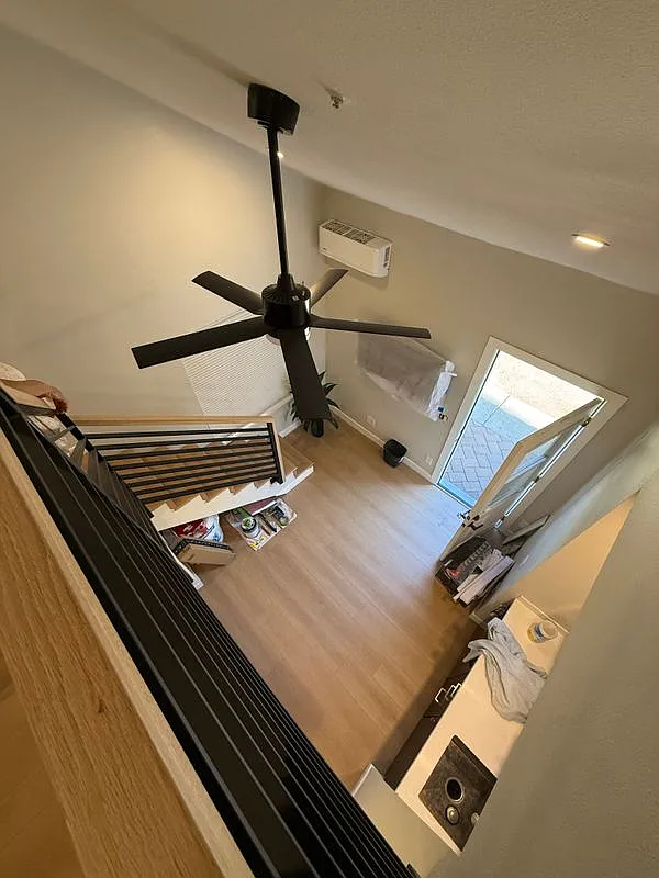 1 bed, 1.5 bath, 325 sqft, $2,999 — Photo 4