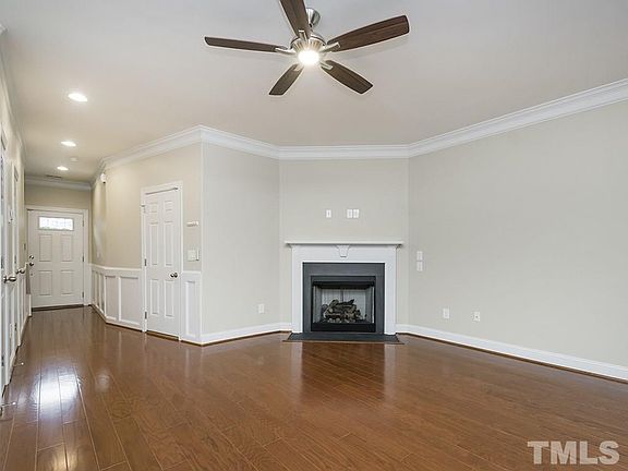 3rd image of 203 Saint Elizabeth Dr