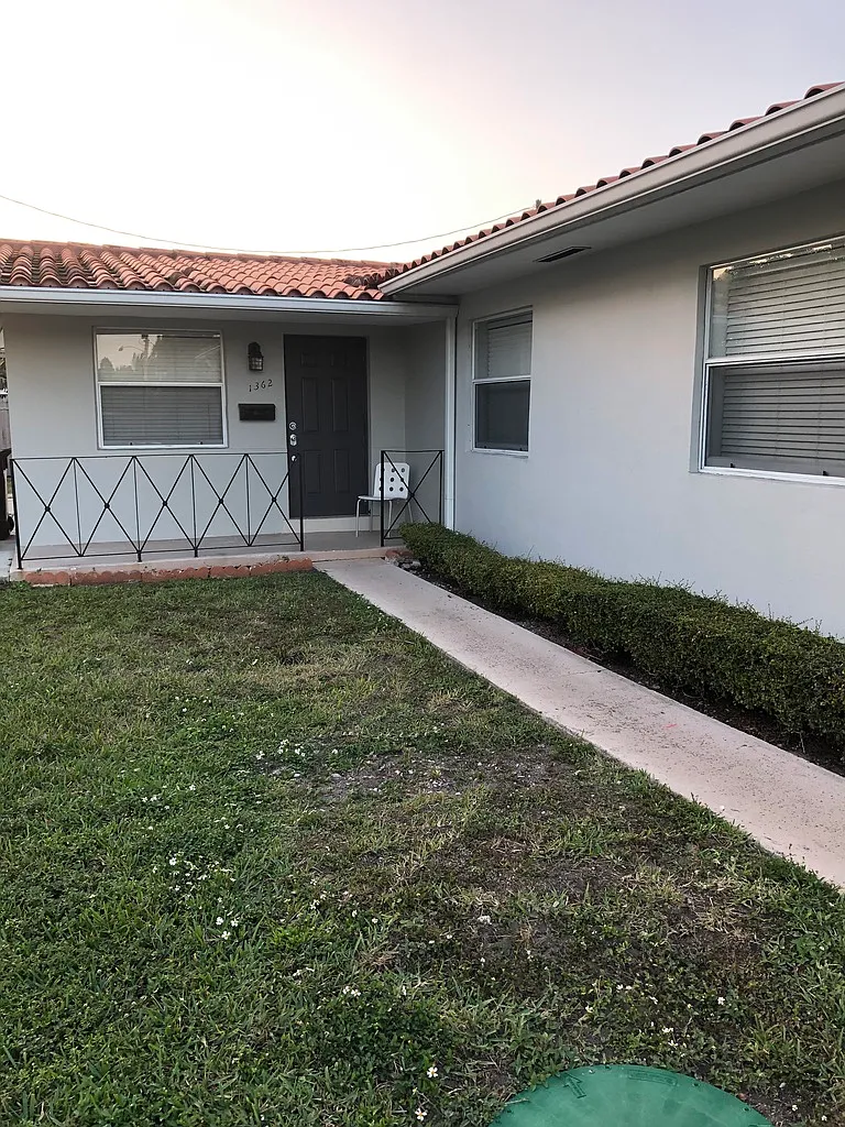 3 bed, $2,900 — Photo 1