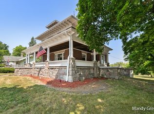 104 W Main St, Edmore, MI 48829