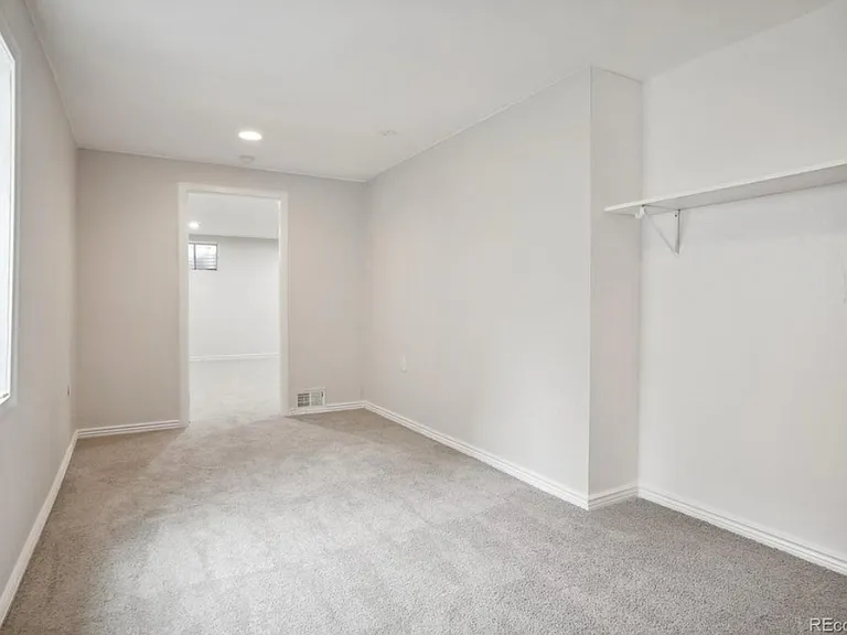 1385 S Laredo Ct — Photo 9
