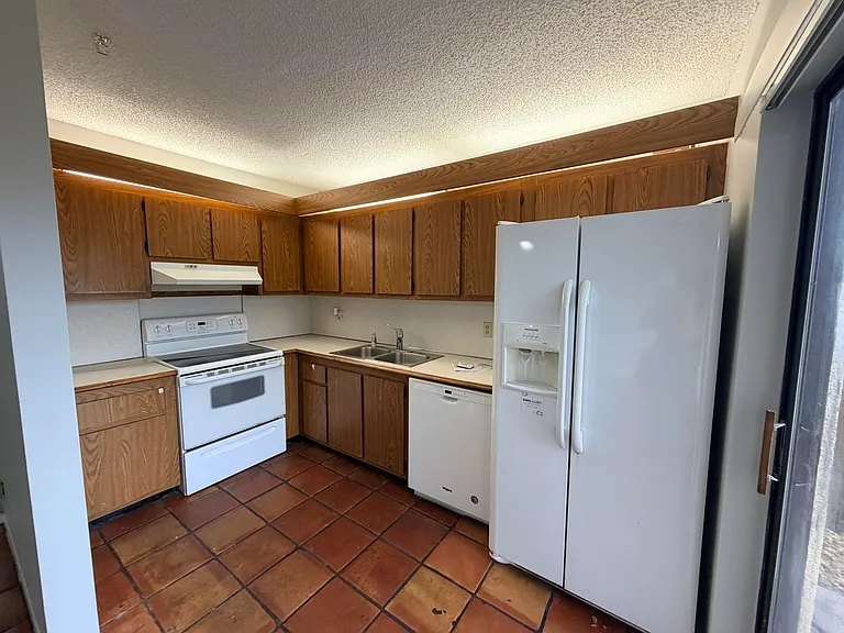 37 Lake Arbor Dr — Photo 11