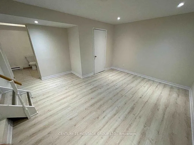 217 Yorkshire Dr — Photo 6