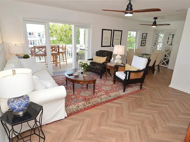 5048 Beach Dr SE #F — Photo 19