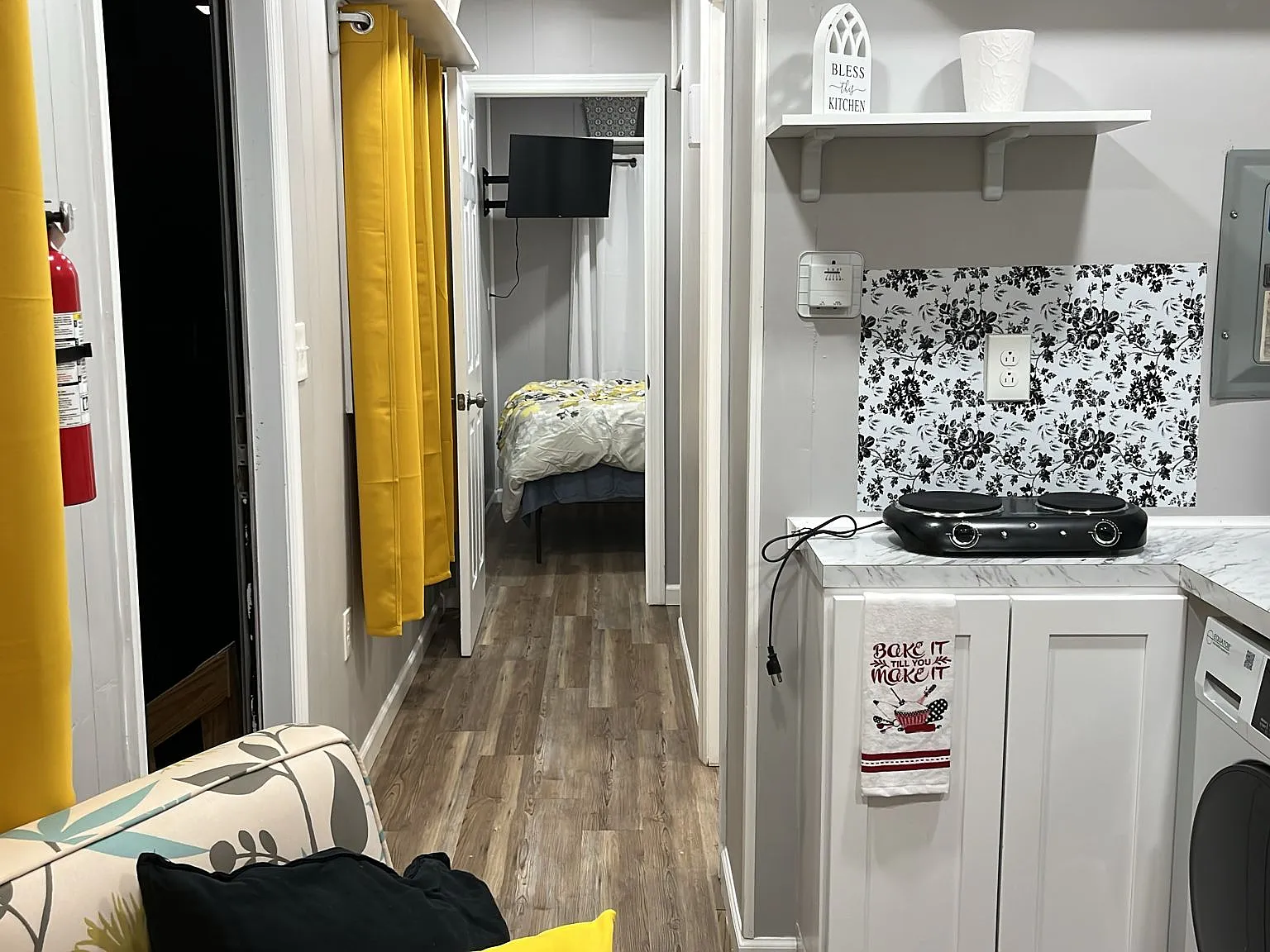 579B Roselle Shopping Ctr, Roselle — Photo 2